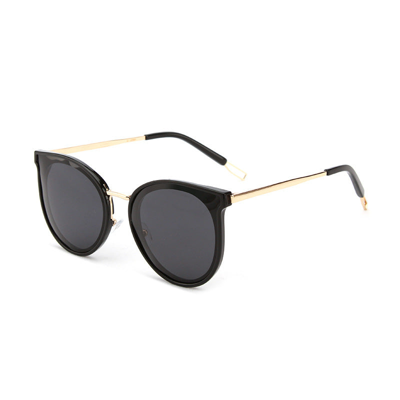 Elegant UV-Blocking Shades – Comfort in Every Ray