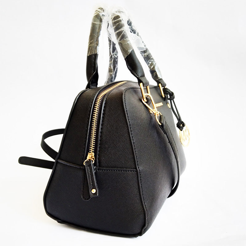 Chic Everyday Leather Handbag with Shoulder Strap