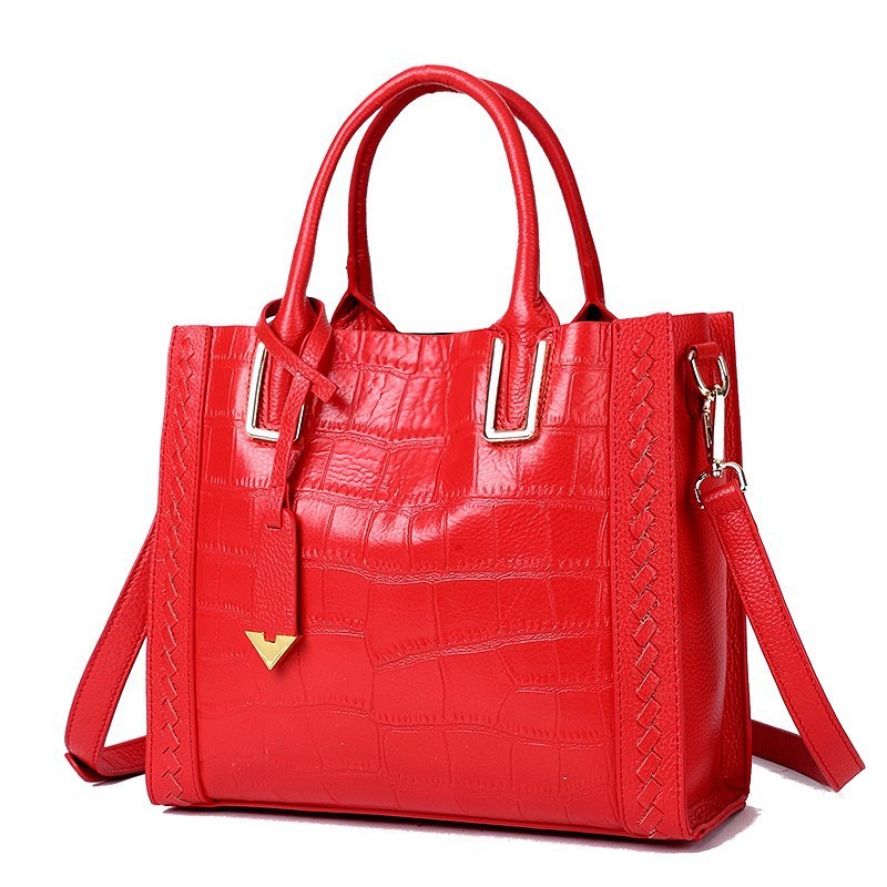 Fashion Leather Shoulder Bag – Patterned Design with Modern Touch