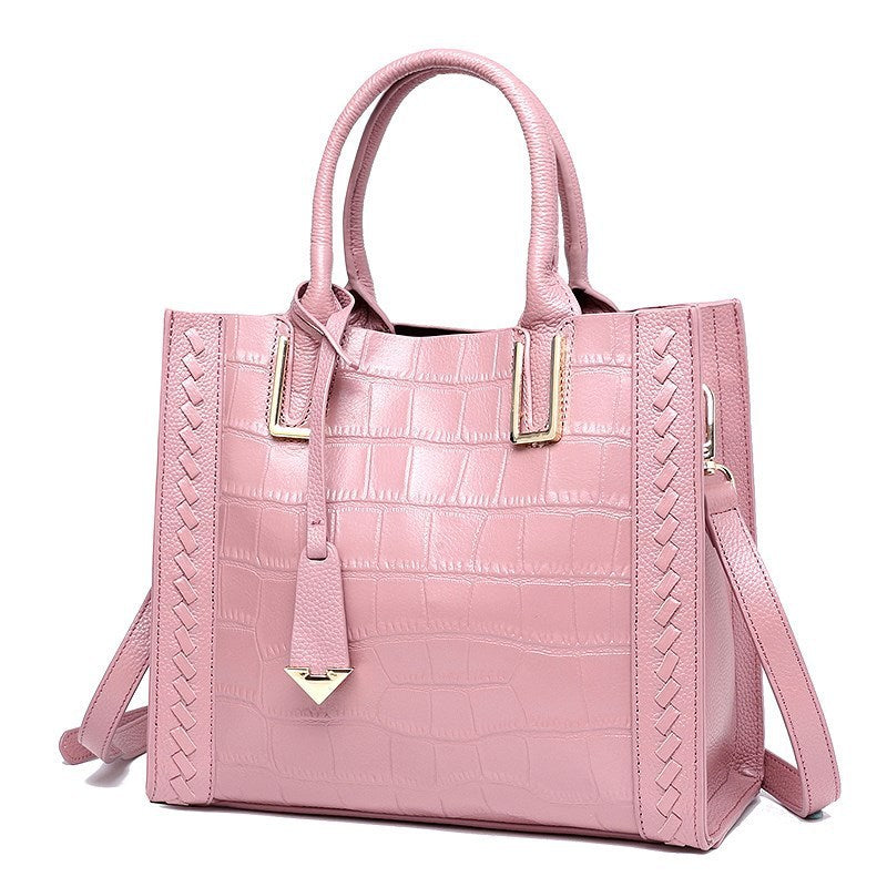 Fashion Leather Shoulder Bag – Patterned Design with Modern Touch