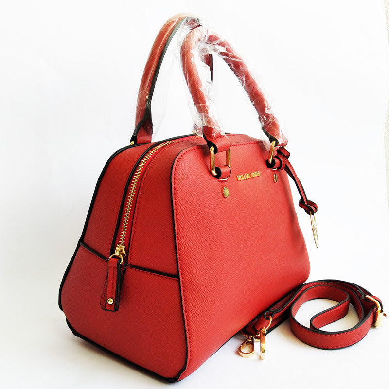 Chic Everyday Leather Handbag with Shoulder Strap