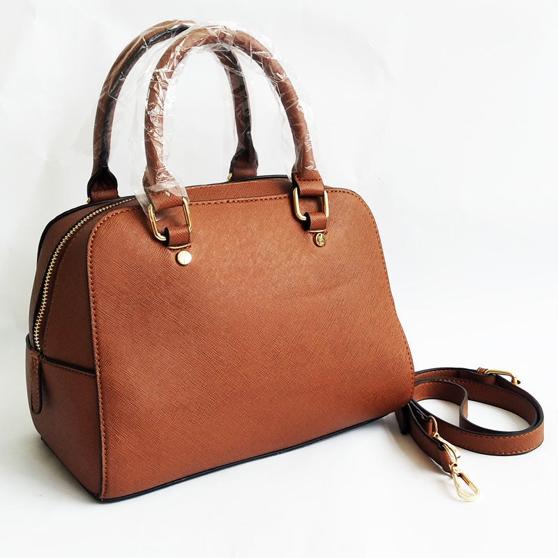 Chic Everyday Leather Handbag with Shoulder Strap