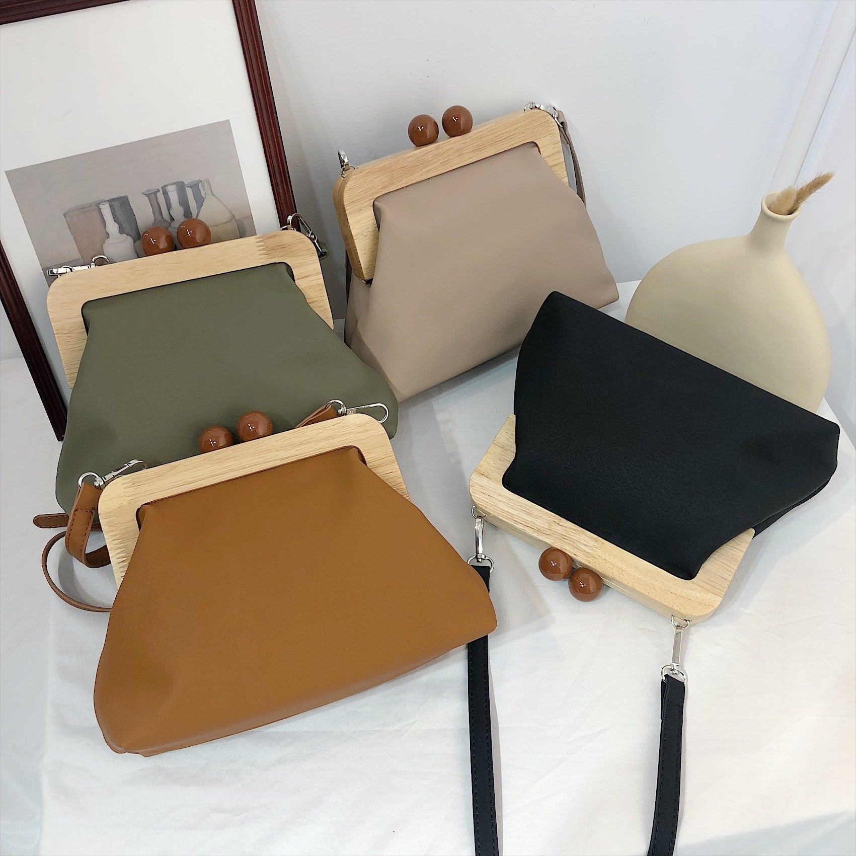 Classy Wooden Clip Evening Handbag for Ladies