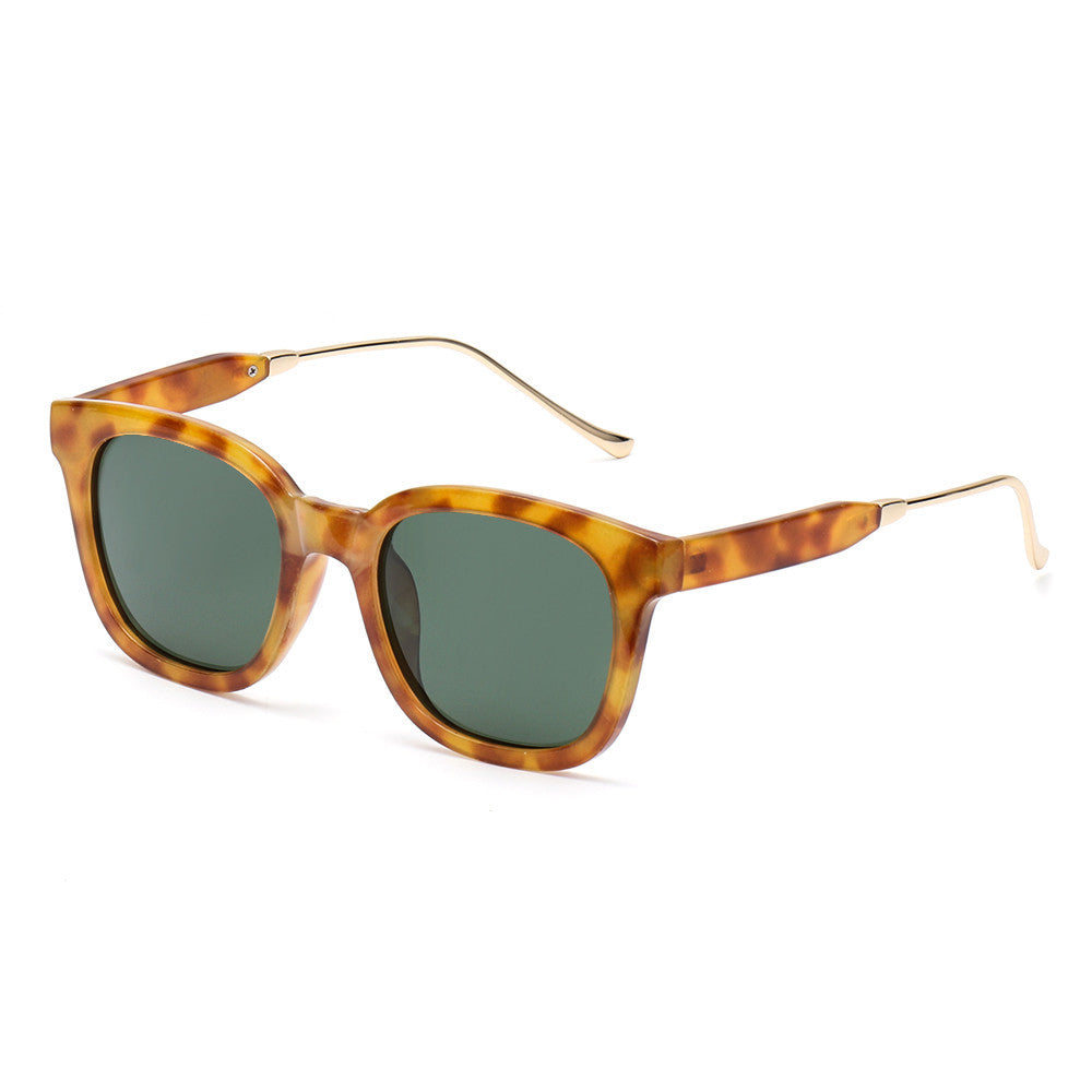 Women’s Stylish UV Sunglasses – Protect Your Eyes in Style