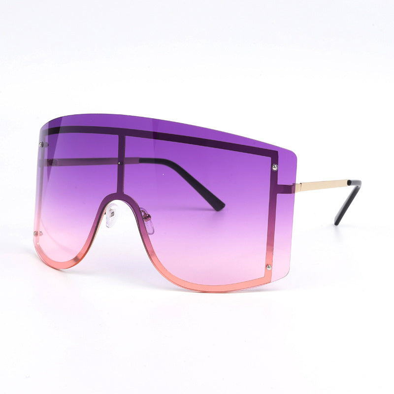 Women’s Square Shades – Polarized Design for Clear Outdoor Vision