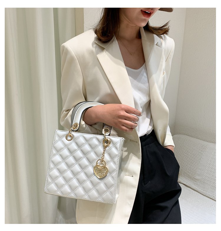 Stylish Embroidered Leather Bag – Where Elegance Meets Ease