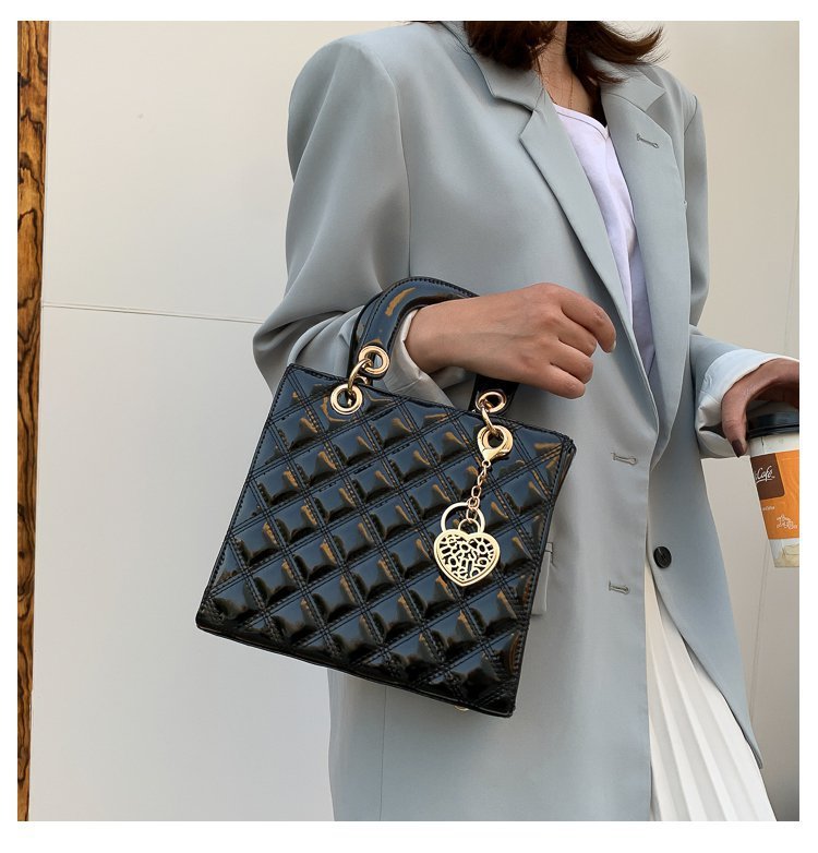 Stylish Embroidered Leather Bag – Where Elegance Meets Ease