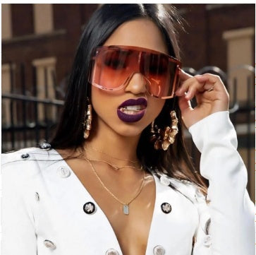 Women’s Square Shades – Polarized Design for Clear Outdoor Vision