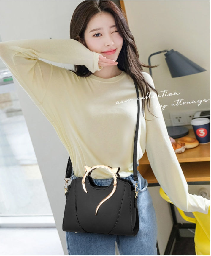 Stylish Messenger Purse – Designed for Busy Women