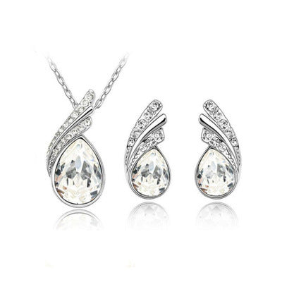 Sparkling Necklace Set – Shine with Confidence
