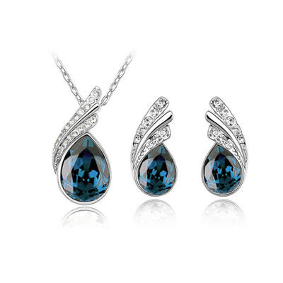 Sparkling Necklace Set – Shine with Confidence