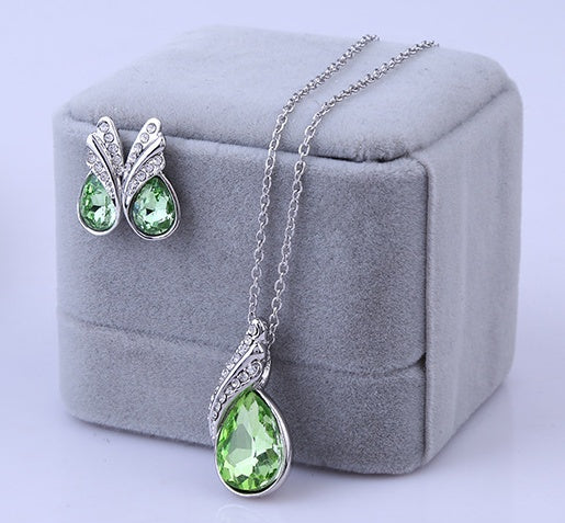 Sparkling Necklace Set – Shine with Confidence