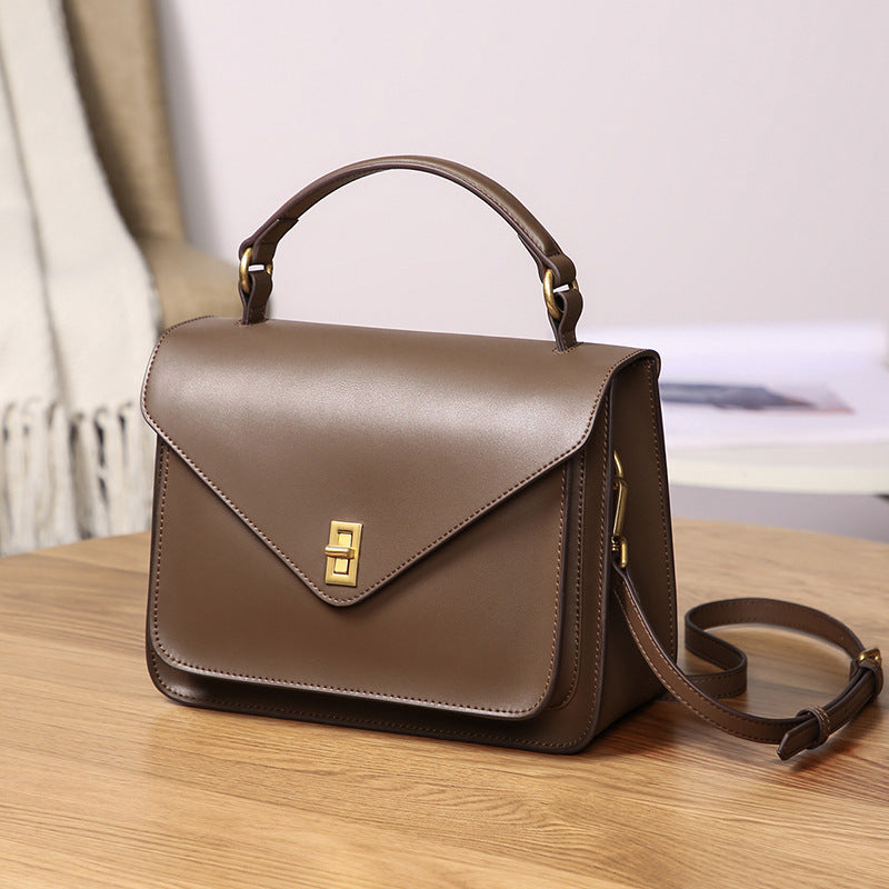Retro Chic Handbag – Classic Look, Everyday Comfort
