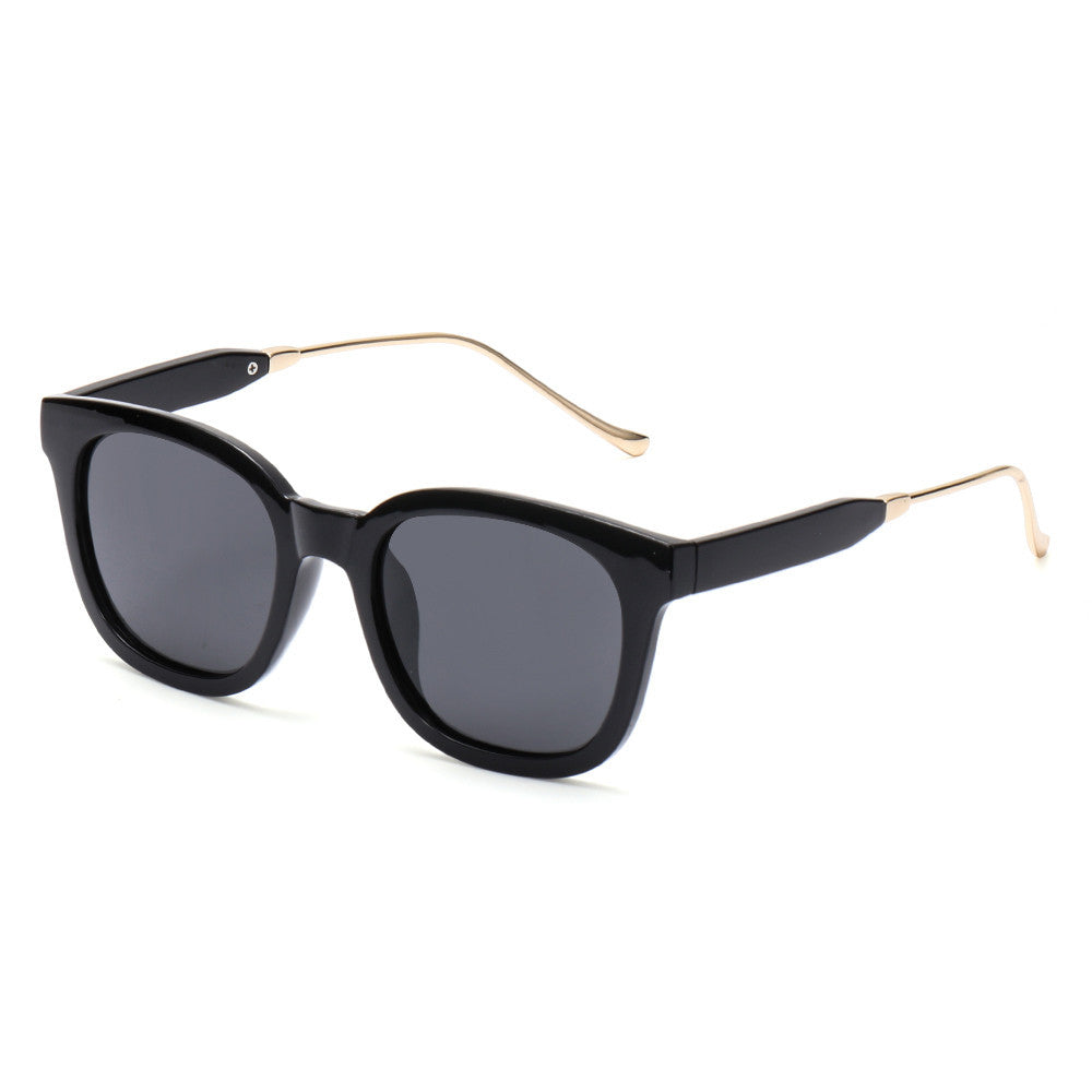 Women’s Stylish UV Sunglasses – Protect Your Eyes in Style