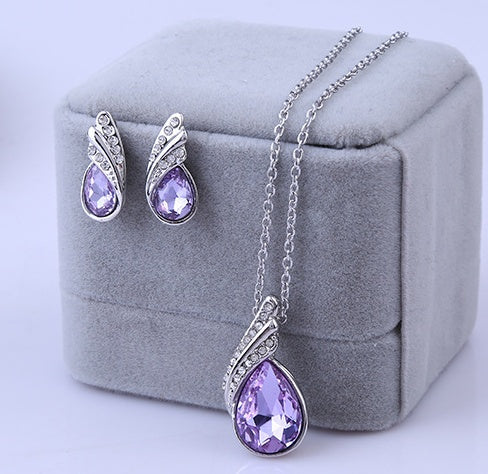 Sparkling Necklace Set – Shine with Confidence