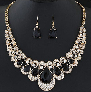 Lustrous Charm – Jewelry Set That Elevates Your Everyday Style