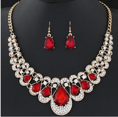 Lustrous Charm – Jewelry Set That Elevates Your Everyday Style