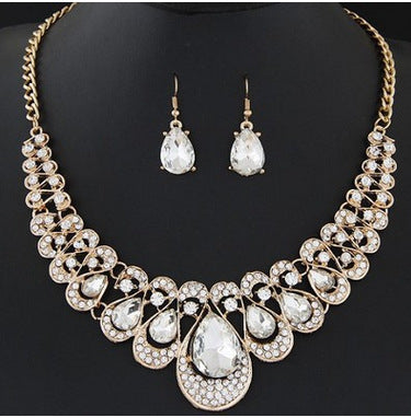 Lustrous Charm – Jewelry Set That Elevates Your Everyday Style