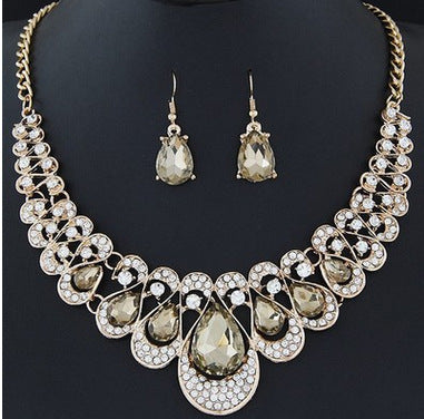 Lustrous Charm – Jewelry Set That Elevates Your Everyday Style