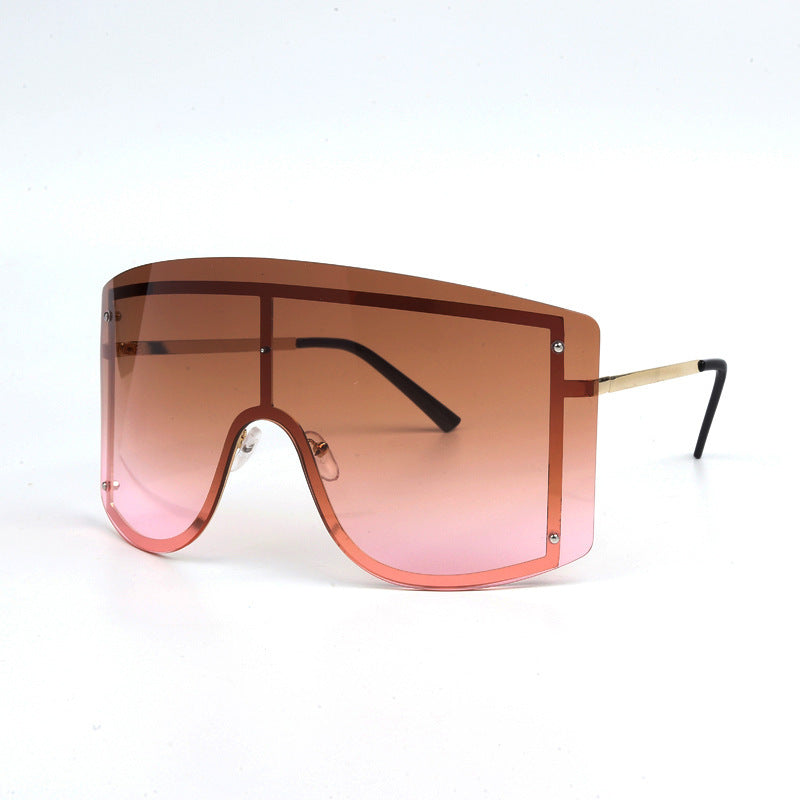 Women’s Square Shades – Polarized Design for Clear Outdoor Vision