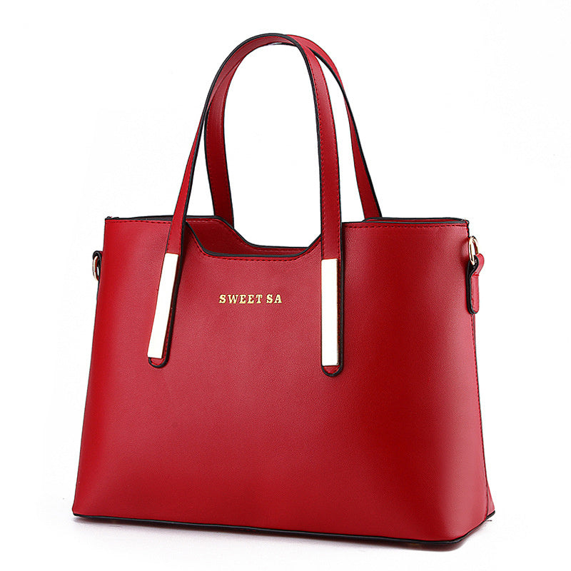 Trendy Leather Messenger – Confident Style, All Day Comfort