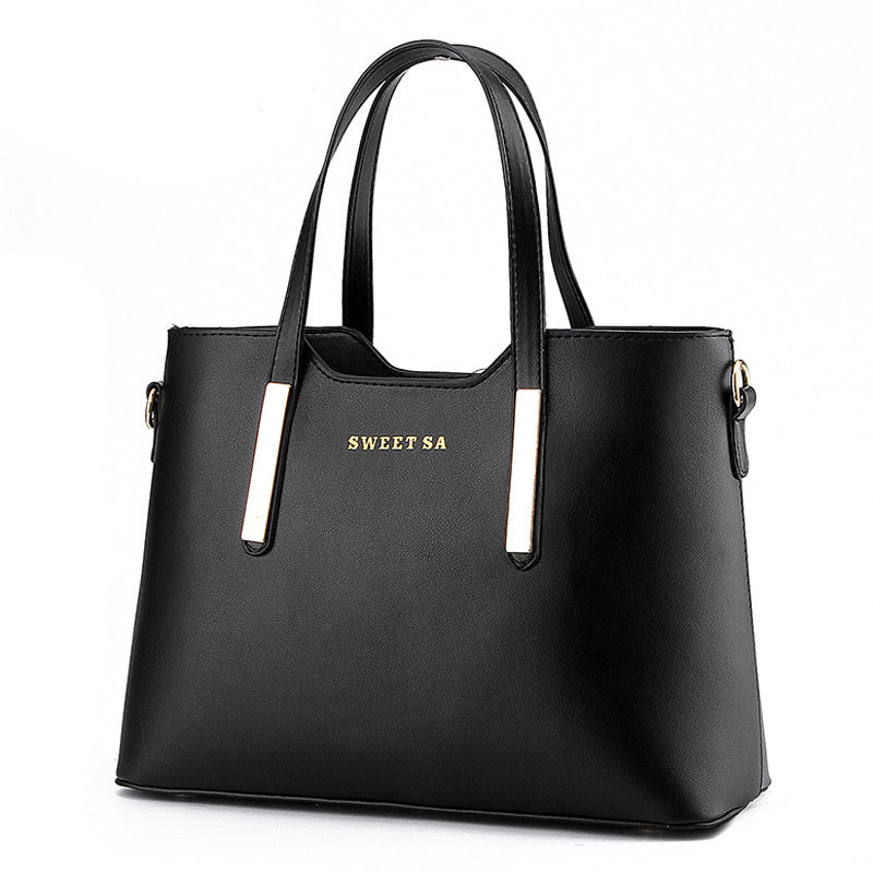 Trendy Leather Messenger – Confident Style, All Day Comfort