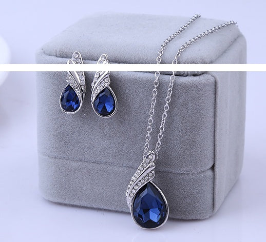 Sparkling Necklace Set – Shine with Confidence