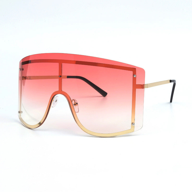 Women’s Square Shades – Polarized Design for Clear Outdoor Vision
