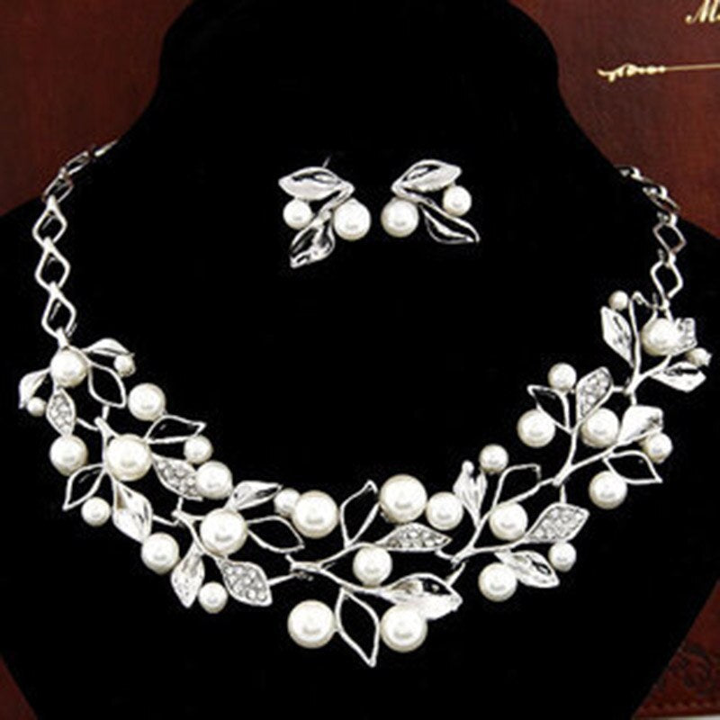 Pure Elegance – Temperament Necklace & Earrings Duo