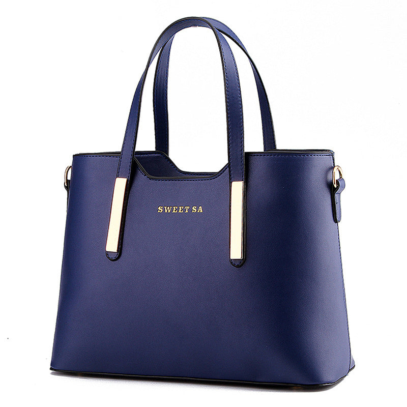 Trendy Leather Messenger – Confident Style, All Day Comfort