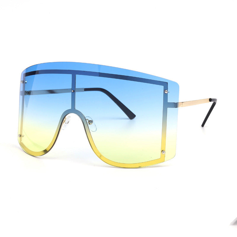 Women’s Square Shades – Polarized Design for Clear Outdoor Vision