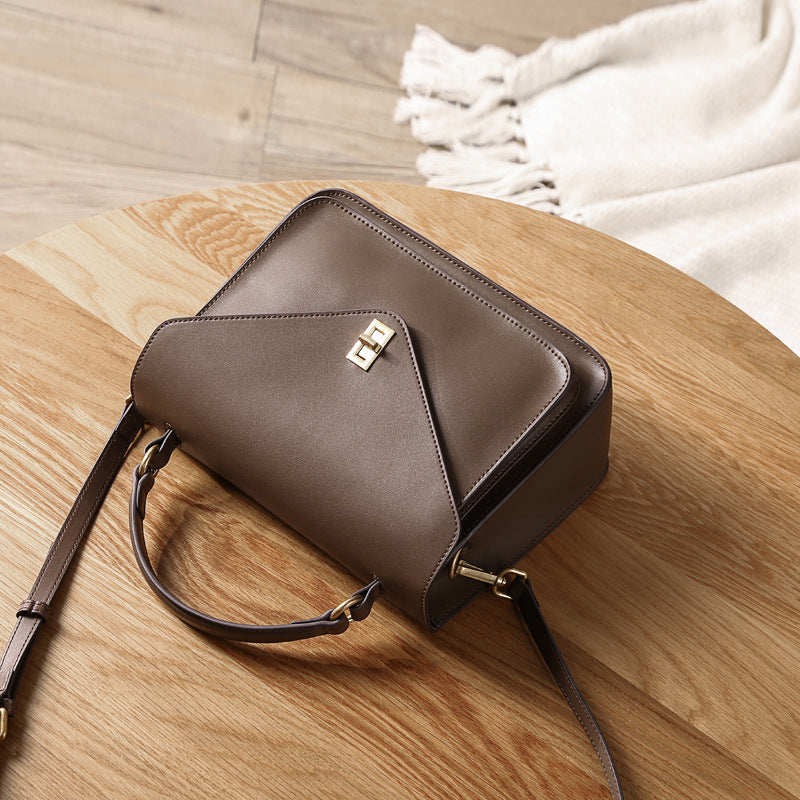 Retro Chic Handbag – Classic Look, Everyday Comfort