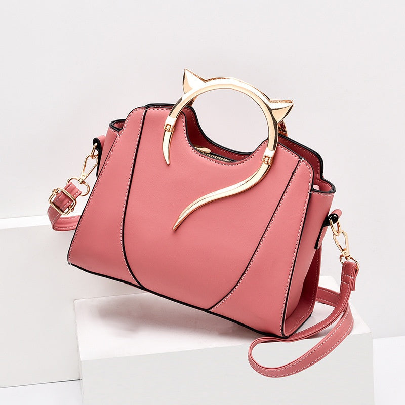 Stylish Messenger Purse – Designed for Busy Women