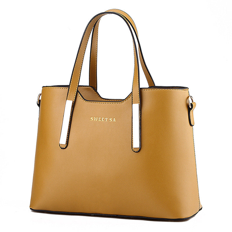 Trendy Leather Messenger – Confident Style, All Day Comfort